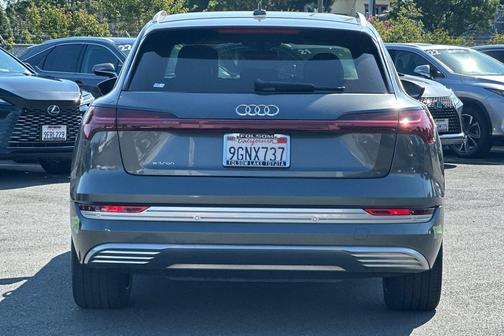 2019 Audi e-tron Premium Plus