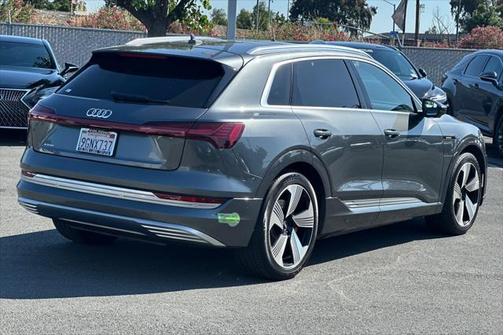 2019 Audi e-tron Premium Plus