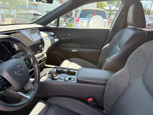 Eminent White Pearl 2025 Lexus RX 350 Luxury