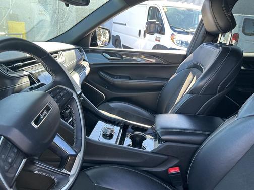 2021 Jeep Grand Cherokee L Altitude