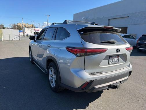 2023 Toyota Highlander Hybrid LE