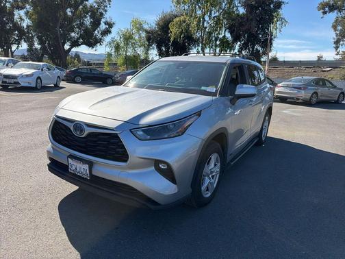 2023 Toyota Highlander Hybrid LE