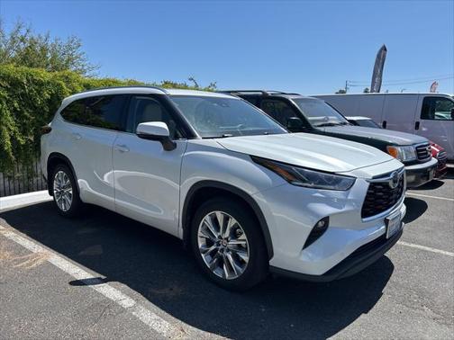 2022 Toyota Highlander Limited