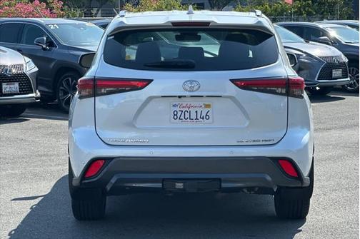 2022 Toyota Highlander Limited