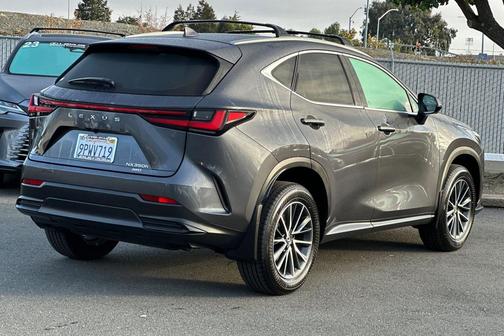 2025 Lexus NX 350h Premium