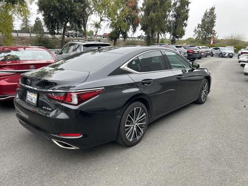 2022 Lexus ES 350 Base