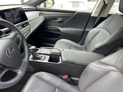 2022 Lexus ES 350 Base