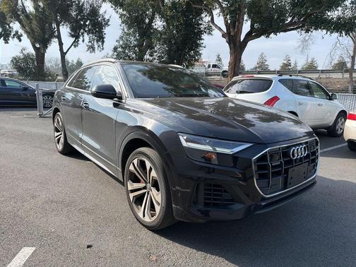 2019 Audi Q8 3.0T Premium Plus