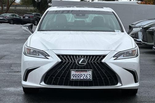 2025 Lexus ES 300h Base