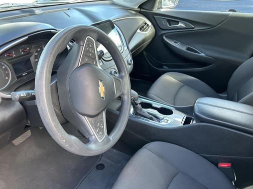 2022 Chevrolet Malibu FWD LT