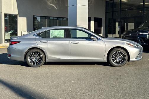 2025 Lexus ES 300h Base