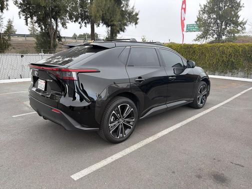 2025 Toyota bZ4X Limited