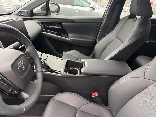 2025 Toyota bZ4X Limited