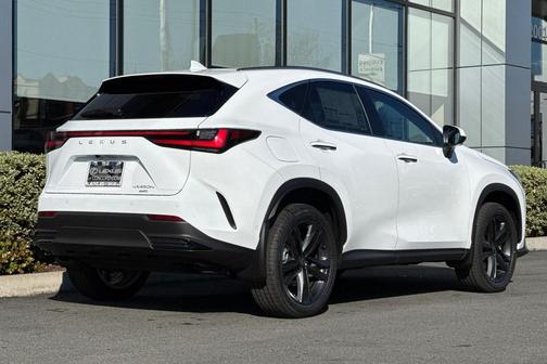 2026 Lexus NX 450h+ Luxury