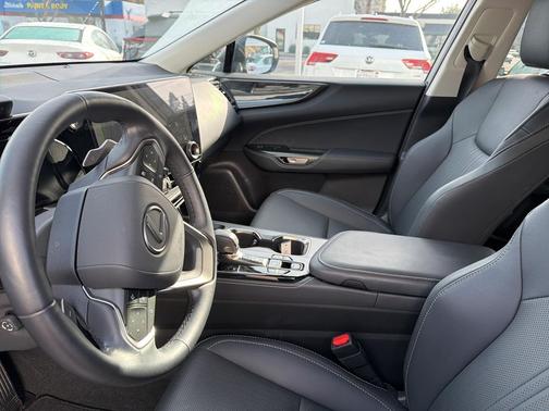 2025 Lexus NX 350h Premium