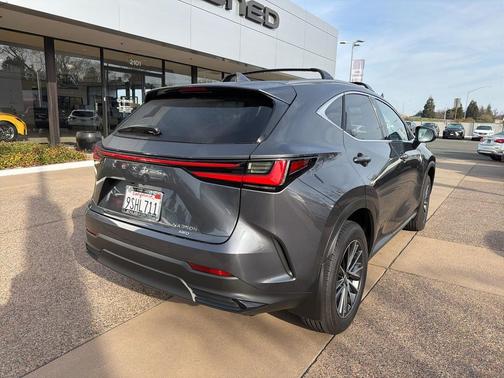 2025 Lexus NX 350h Premium