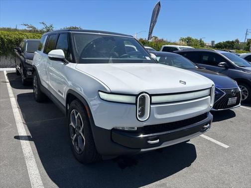 2024 Rivian R1S Adventure