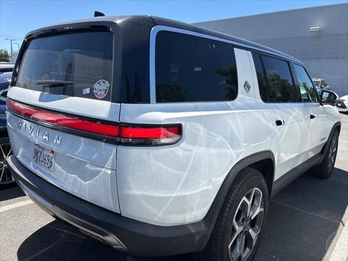 2024 Rivian R1S Adventure
