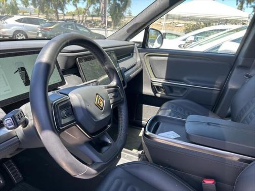 2024 Rivian R1S Adventure