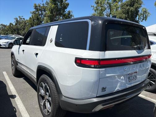 2024 Rivian R1S Adventure