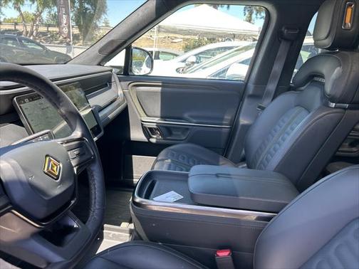 2024 Rivian R1S Adventure