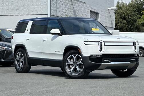 2024 Rivian R1S Adventure