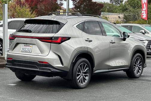 2025 Lexus NX 350h Premium