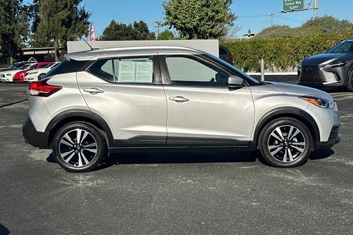 2019 Nissan Kicks SV