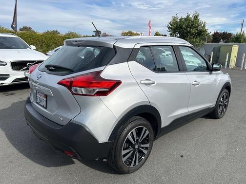 2019 Nissan Kicks SV