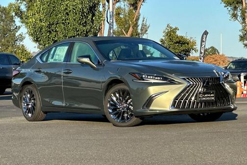 2025 Lexus ES 300h Luxury