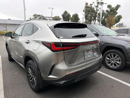 2025 Lexus NX 350h Premium