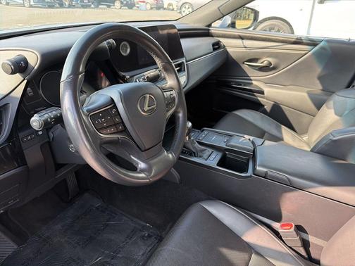 2022 Lexus ES 350 Base