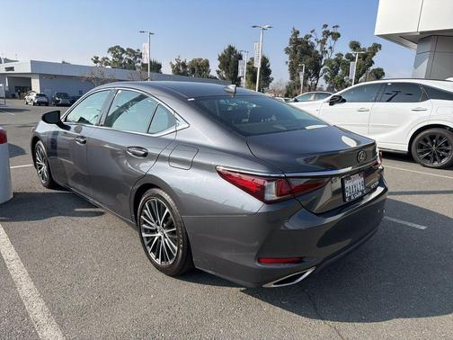 2022 Lexus ES 350 Base