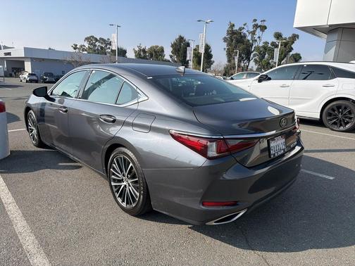 2022 Lexus ES 350 Base