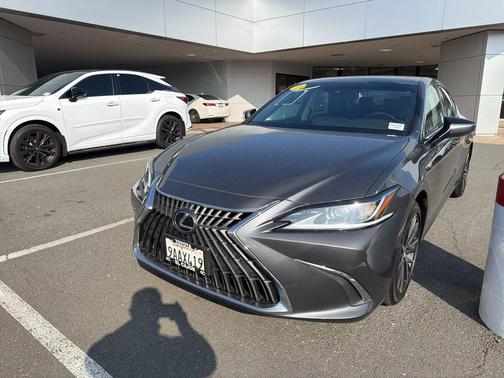 2022 Lexus ES 350 Base