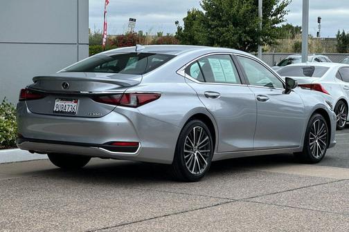 Iridium 2025 Lexus ES 300h Base