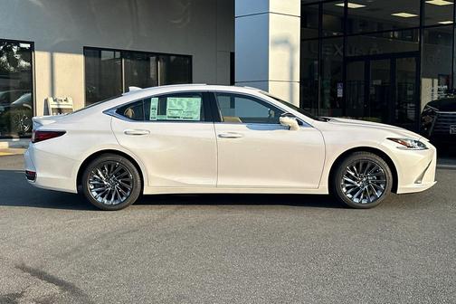 2025 Lexus ES 300h Luxury