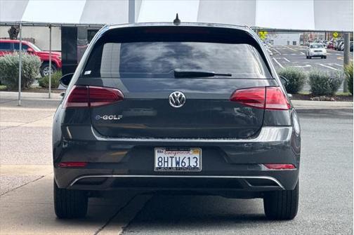 2019 Volkswagen e-Golf SE