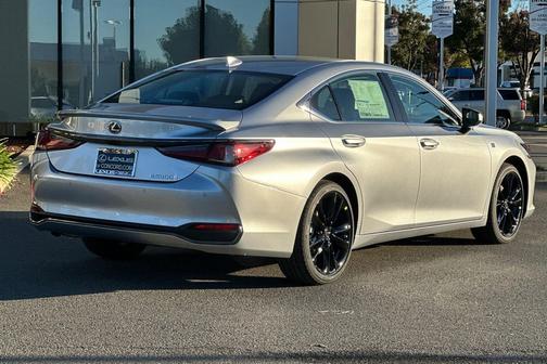 2025 Lexus ES 300h Base