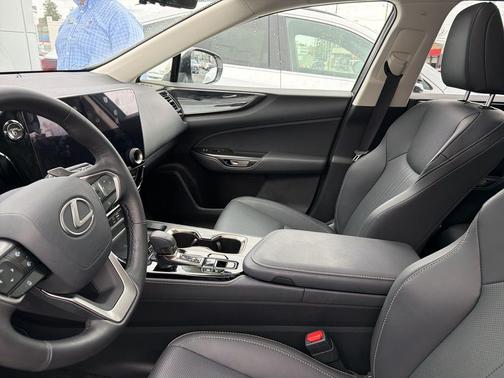 2025 Lexus NX 350h Premium
