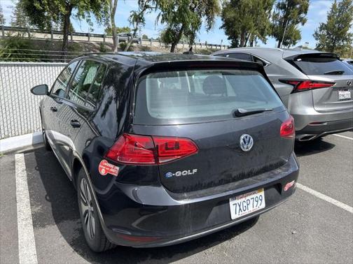 2016 Volkswagen e-Golf SE
