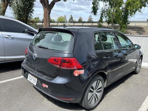 2016 Volkswagen e-Golf SE