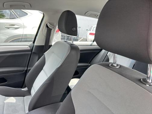 2016 Volkswagen e-Golf SE