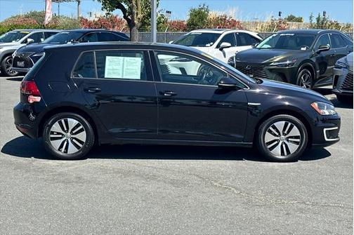 2016 Volkswagen e-Golf SE