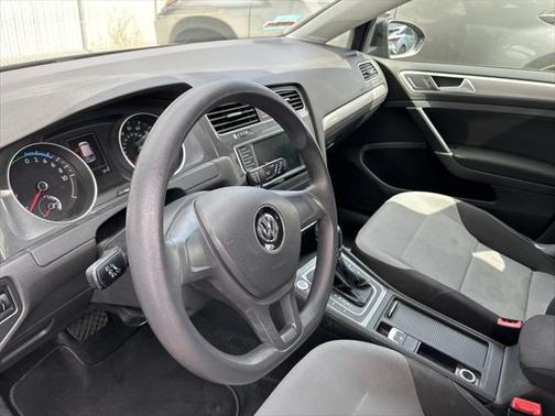 2016 Volkswagen e-Golf SE