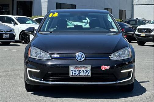 2016 Volkswagen e-Golf SE