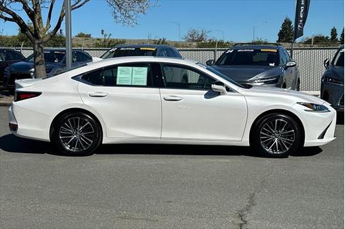2024 Lexus ES 300h Base