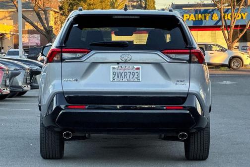 2025 Toyota RAV4 Hybrid SE