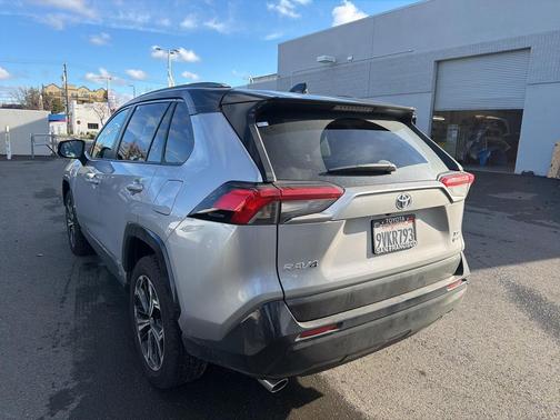 2025 Toyota RAV4 Hybrid SE