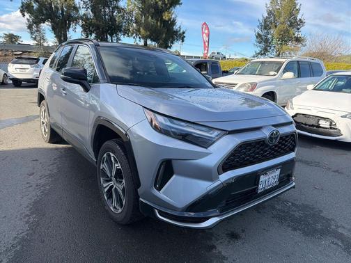2025 Toyota RAV4 Hybrid SE